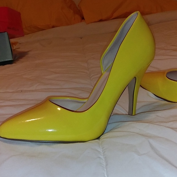 Shoes - Picture 5 of 5